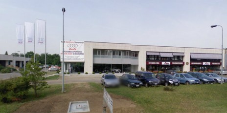 Sventato Il Tentativo Di Sfondare La Vetrata Della Concessionaria Audi Zentrum Di Via Varese A Saronno